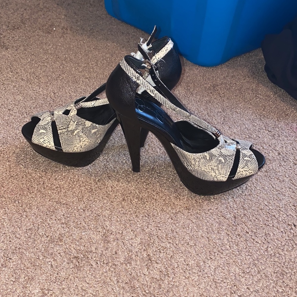 Jessica Simpson Heels - Picture 5 of 7